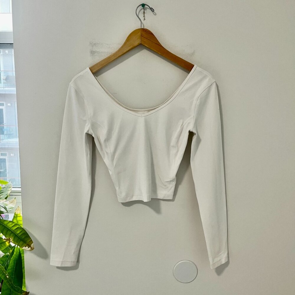 Lululemon White Stretchy Long Sleeve Crop Top